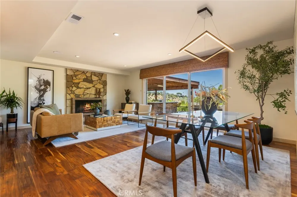 3351 Coy Sherman Oaks, CA 91423