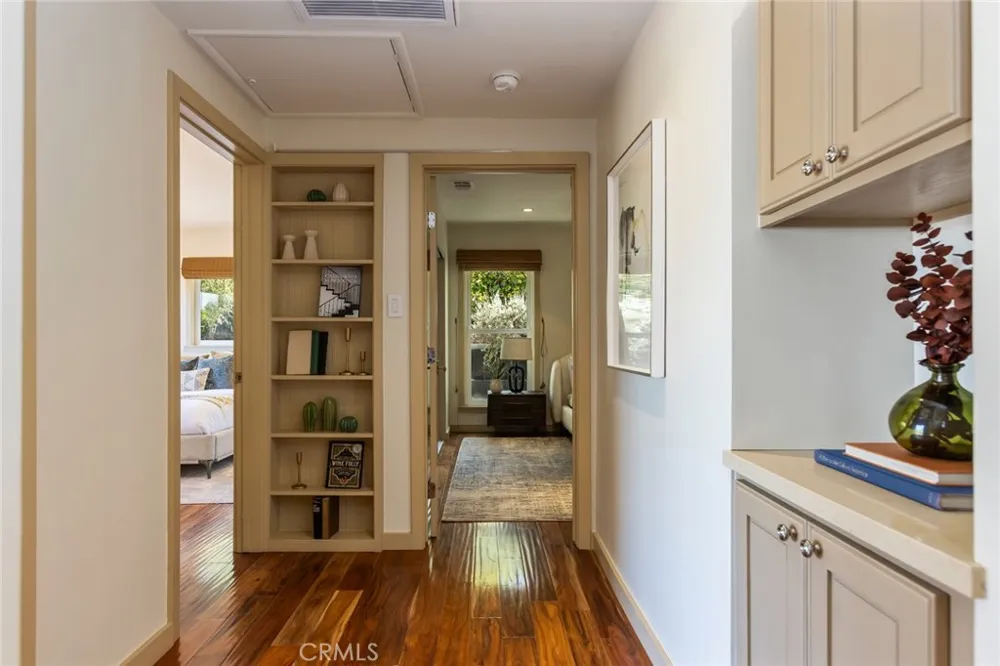 3351 Coy Sherman Oaks, CA 91423