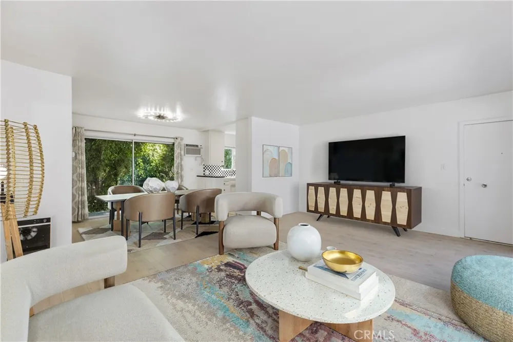 1632 Camden #204 Los Angeles, CA 90025