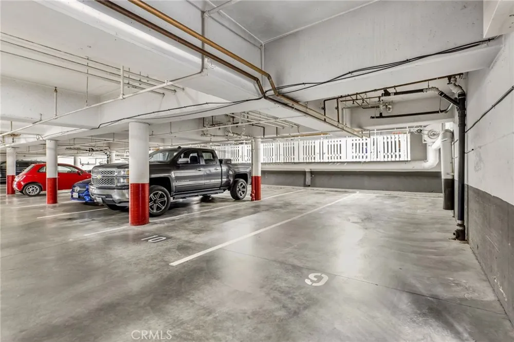 1632 Camden #204 Los Angeles, CA 90025