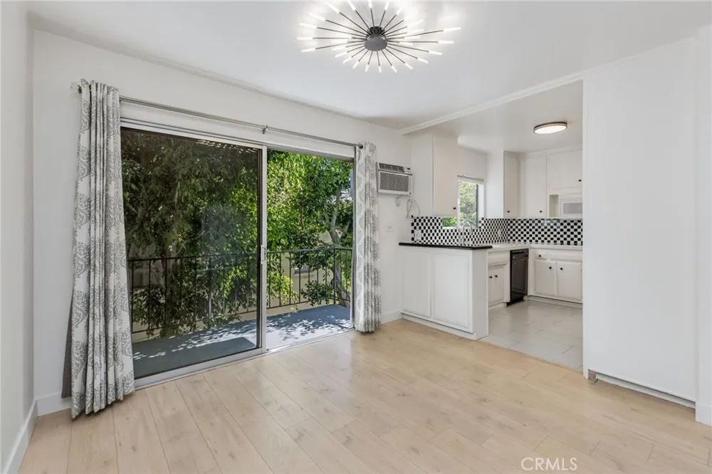 1632 Camden #204 Los Angeles, CA 90025