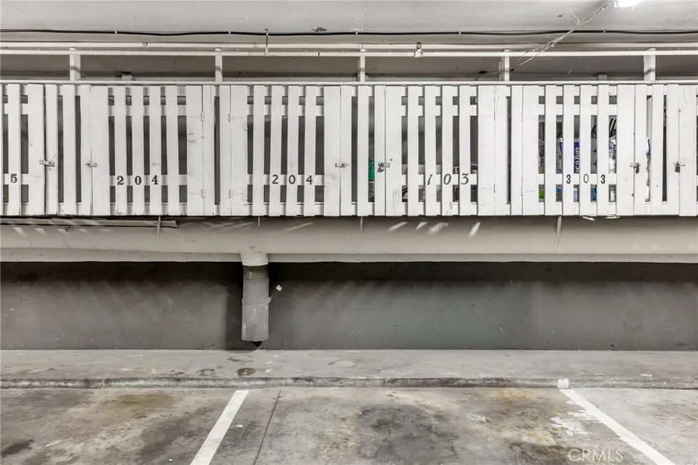 1632 Camden #204 Los Angeles, CA 90025