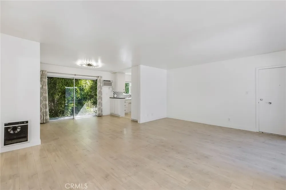 1632 Camden #204 Los Angeles, CA 90025
