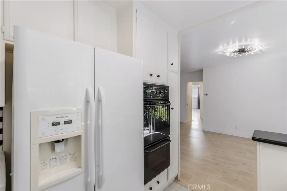 1632 Camden #204 Los Angeles, CA 90025