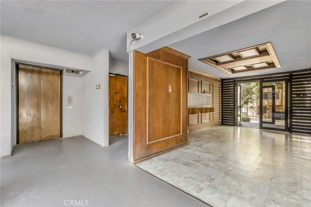 1632 Camden #204 Los Angeles, CA 90025