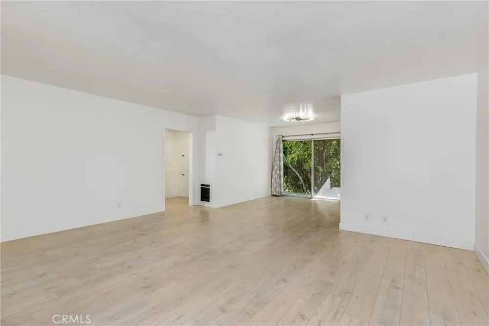 1632 Camden #204 Los Angeles, CA 90025