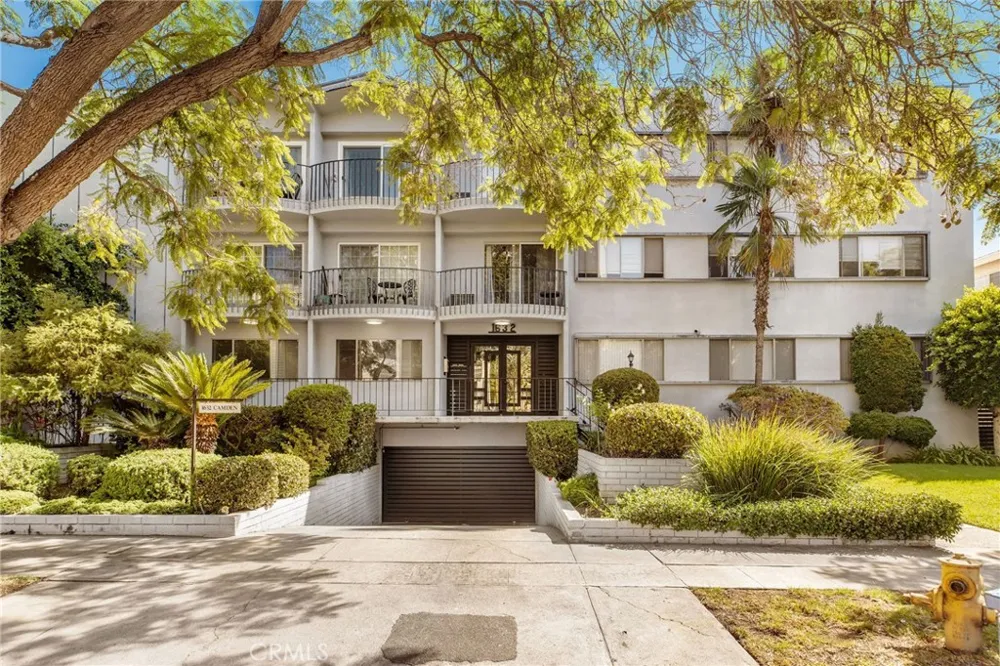 1632 Camden #204 Los Angeles, CA 90025