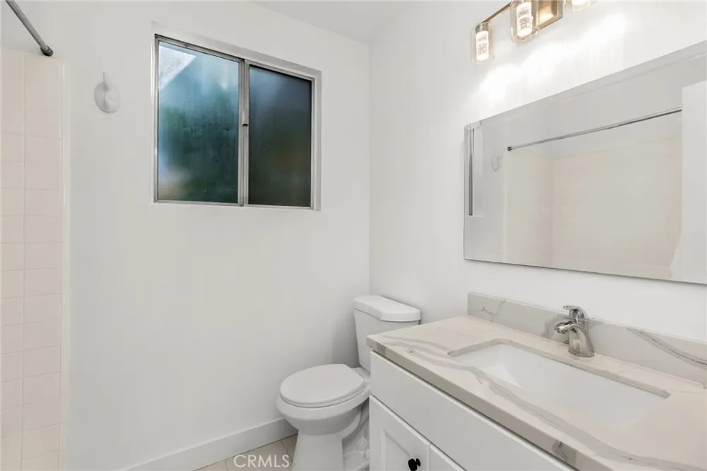 1632 Camden #204 Los Angeles, CA 90025