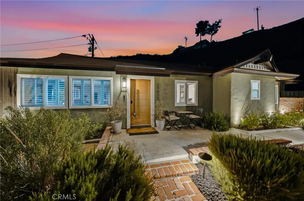 27973 Carvel Drive Canyon Country, CA 91351