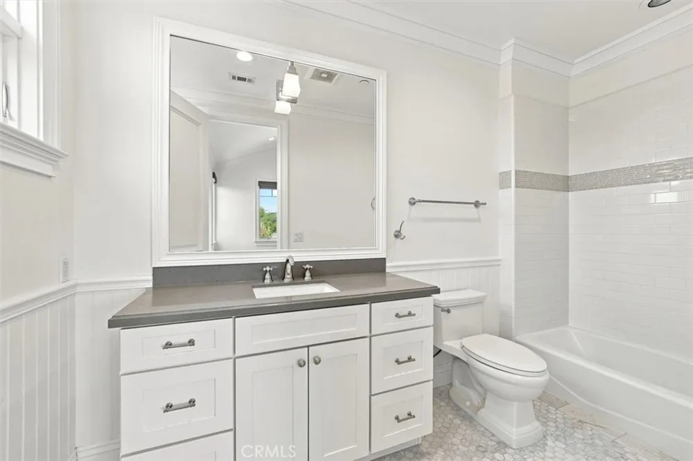 11540 Clover Los Angeles, CA 90066