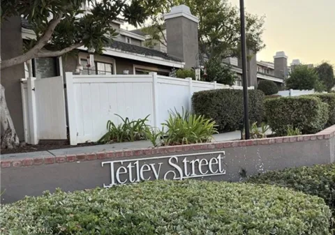 15738 Tetley