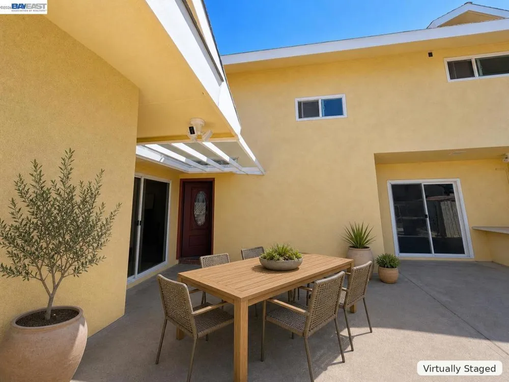 4125 Los Coyotes Diagonal Lakewood, CA 90713