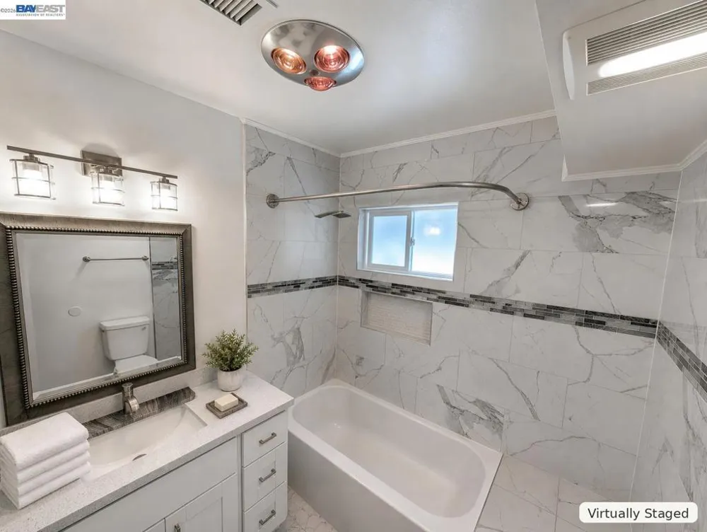 4125 Los Coyotes Diagonal Lakewood, CA 90713