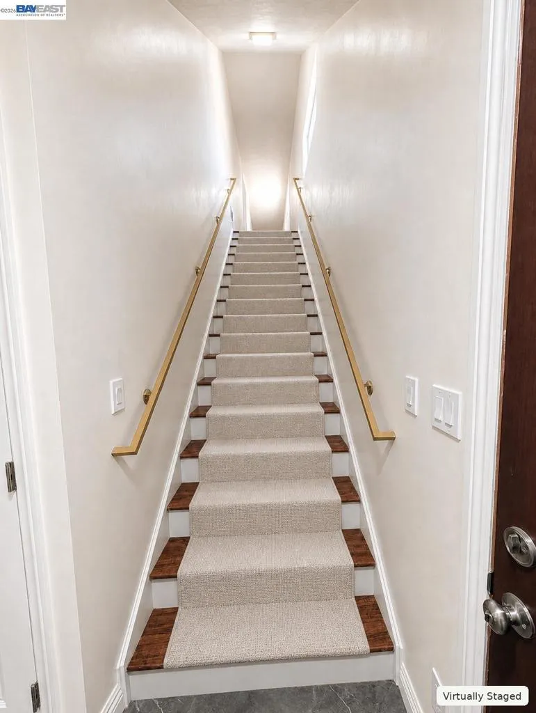 4125 Los Coyotes Diagonal Lakewood, CA 90713