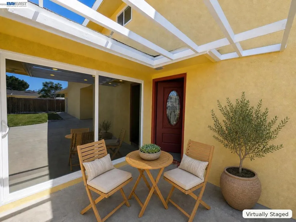 4125 Los Coyotes Diagonal Lakewood, CA 90713