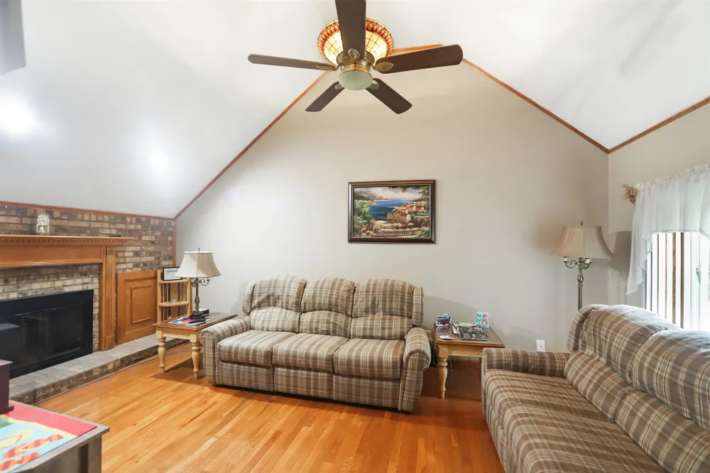 354 COLONIA BLVD Woodbridge, NJ 07067