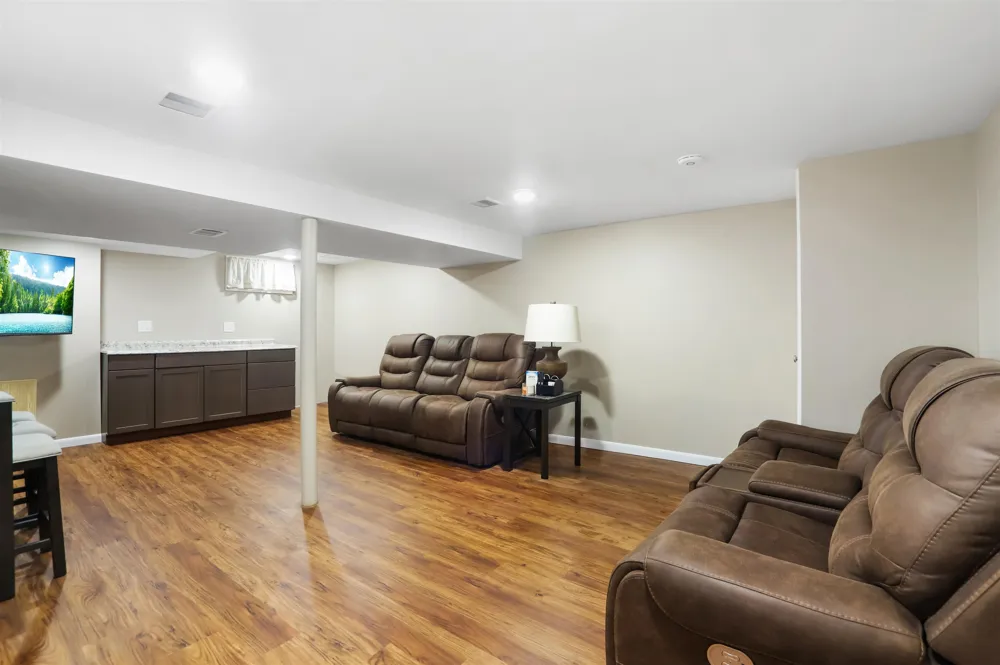 354 COLONIA BLVD Woodbridge, NJ 07067