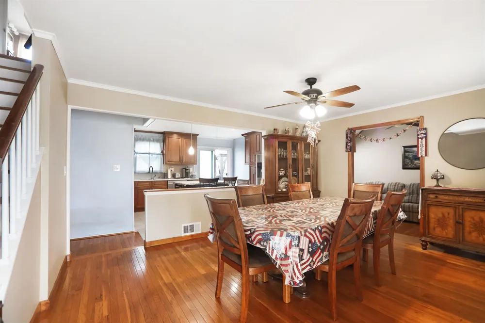 354 COLONIA BLVD Woodbridge, NJ 07067