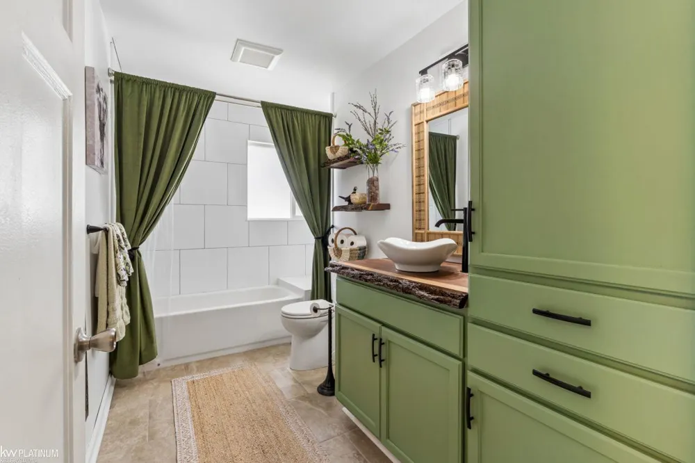 49199 Fairchild Road Macomb Township, MI 48042