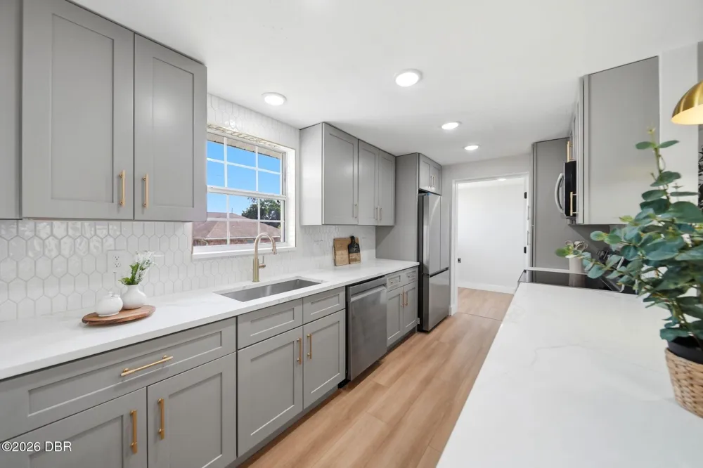 1280 Saxon Boulevard Deltona, FL 32725