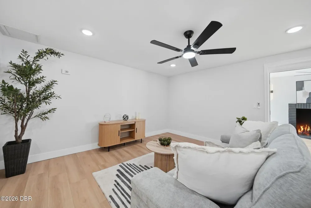 1280 Saxon Boulevard Deltona, FL 32725