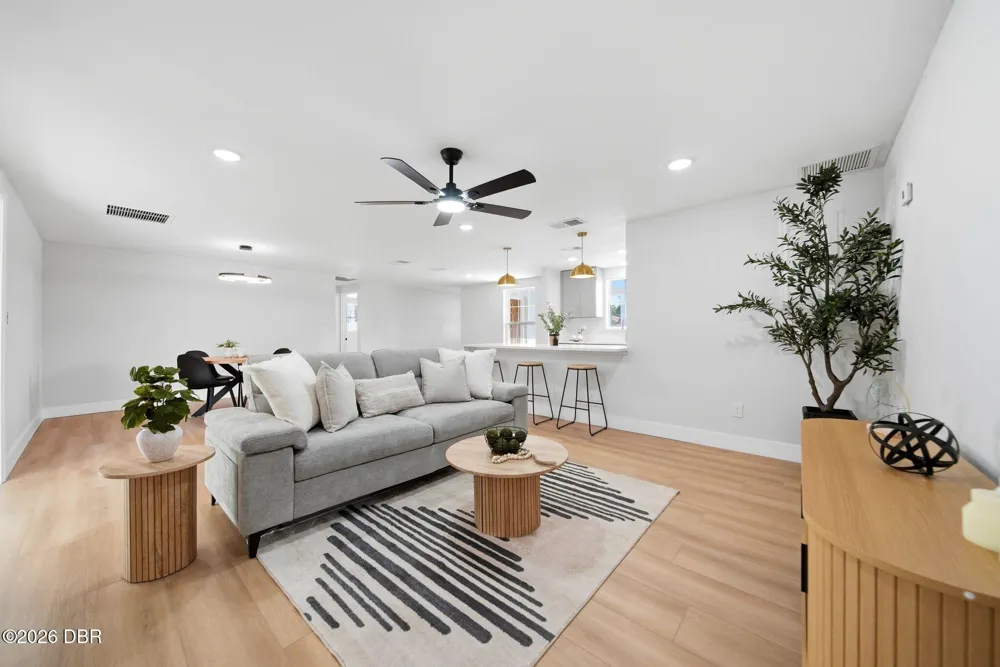 1280 Saxon Boulevard Deltona, FL 32725