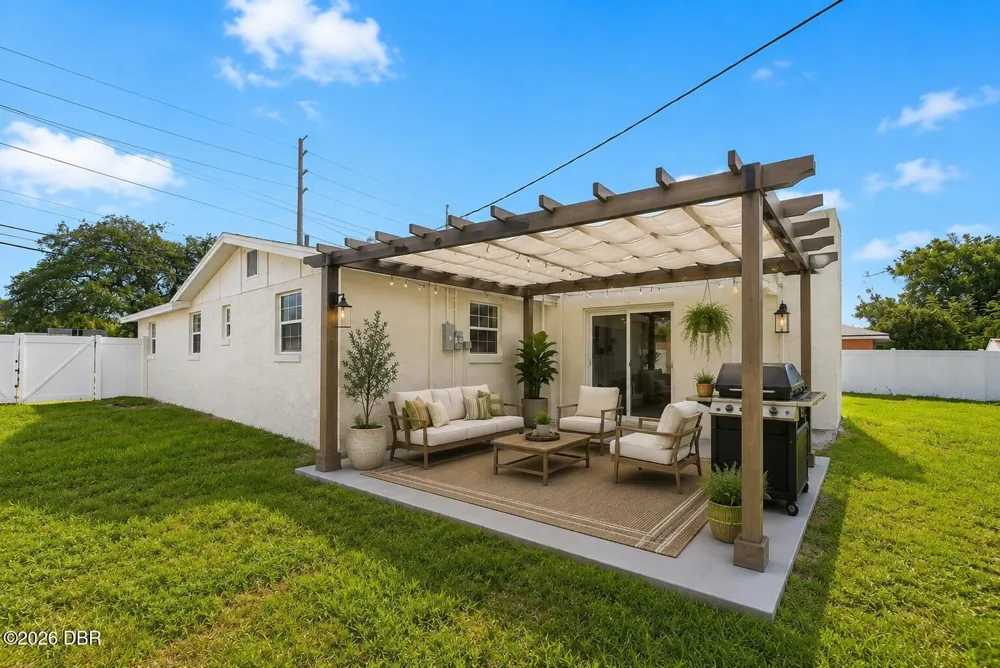 1280 Saxon Boulevard Deltona, FL 32725