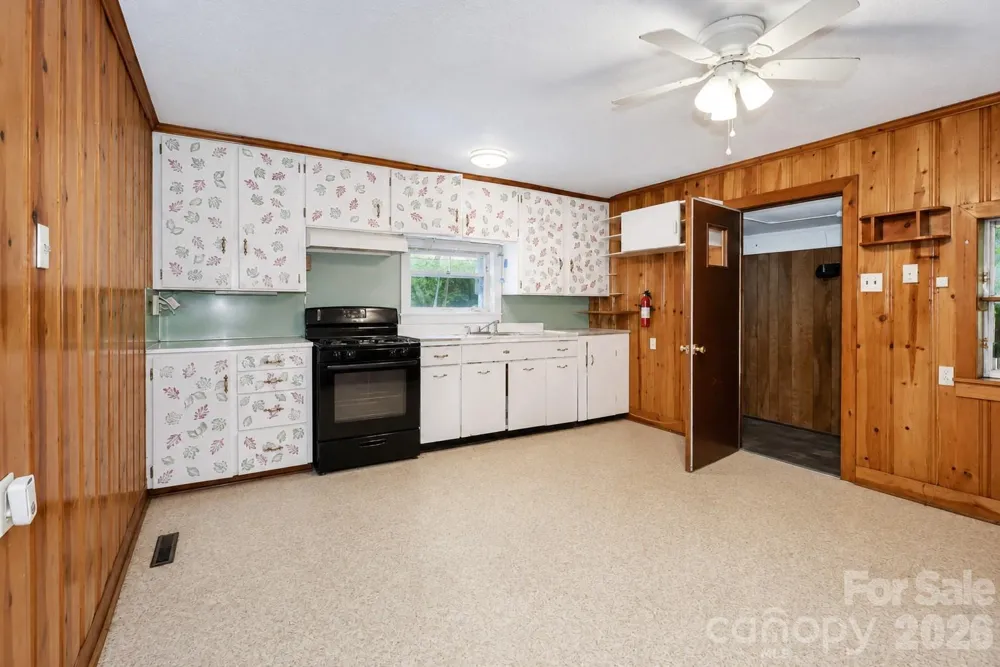 628 Kelly Street Statesville, NC 28677