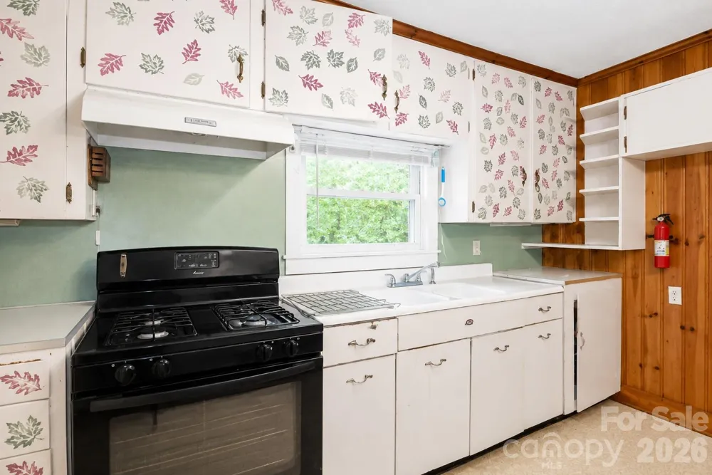 628 Kelly Street Statesville, NC 28677
