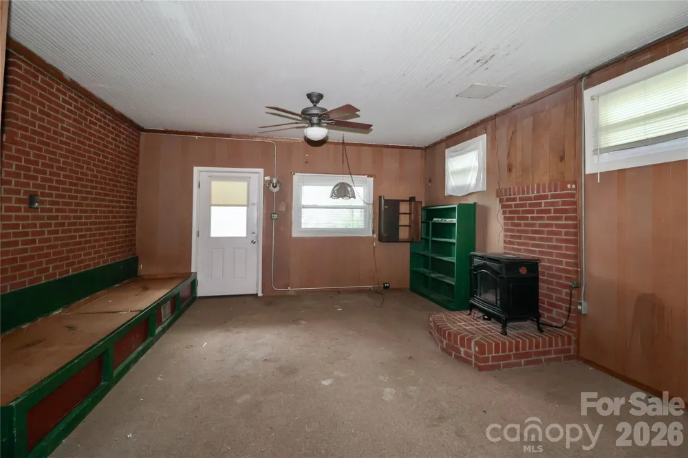 628 Kelly Street Statesville, NC 28677