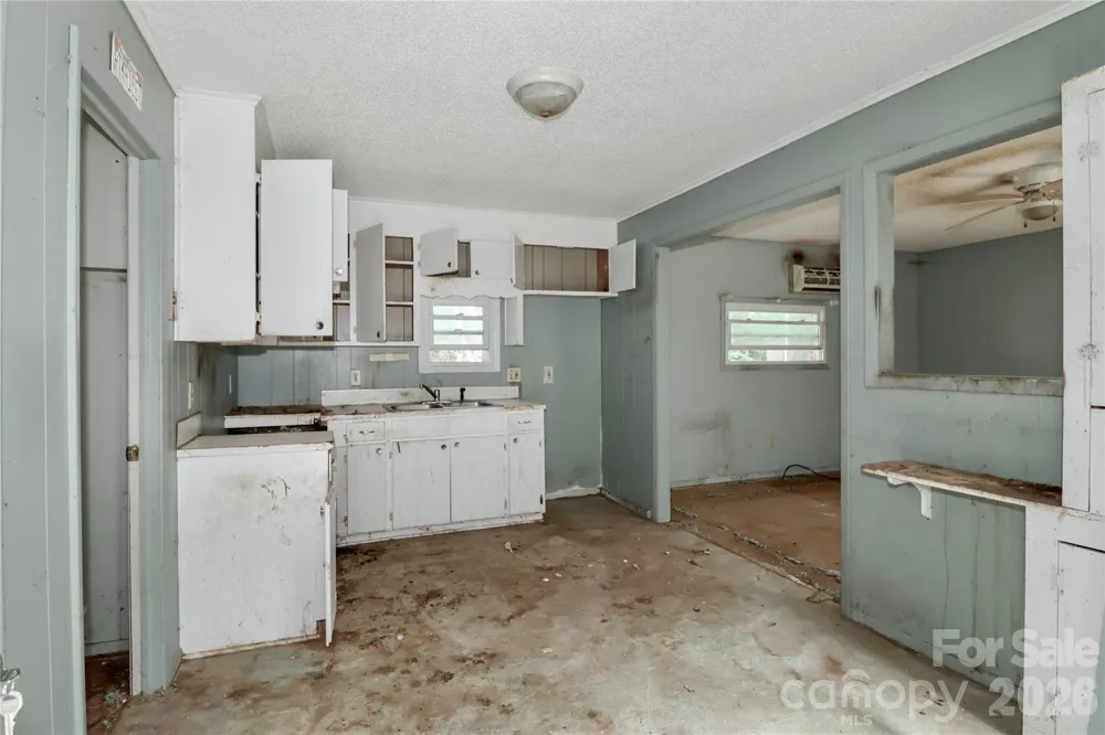 628 Kelly Street Statesville, NC 28677