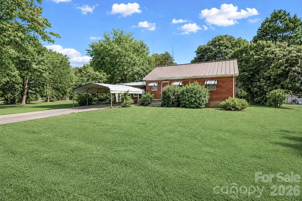 628 Kelly Street Statesville, NC 28677