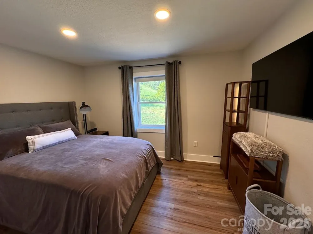 255 Dix Creek No 1 Road Leicester, NC 28748