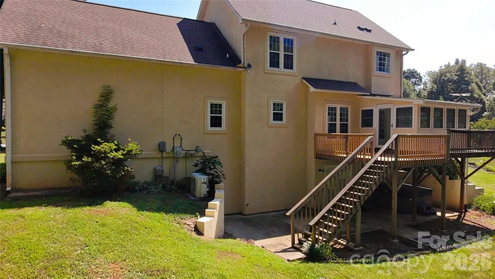 7605 Keating Drive Oak Ridge, NC 27310