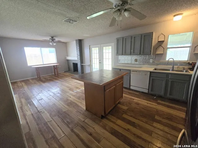 9914 FLATLAND TRL Converse, TX 78109