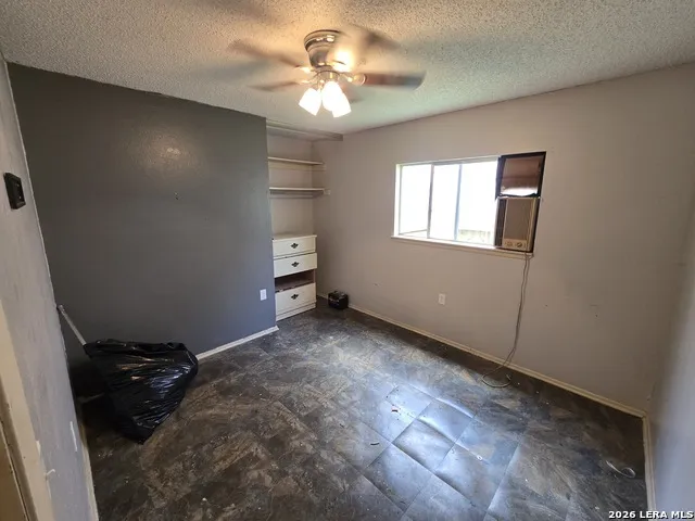 9914 FLATLAND TRL Converse, TX 78109