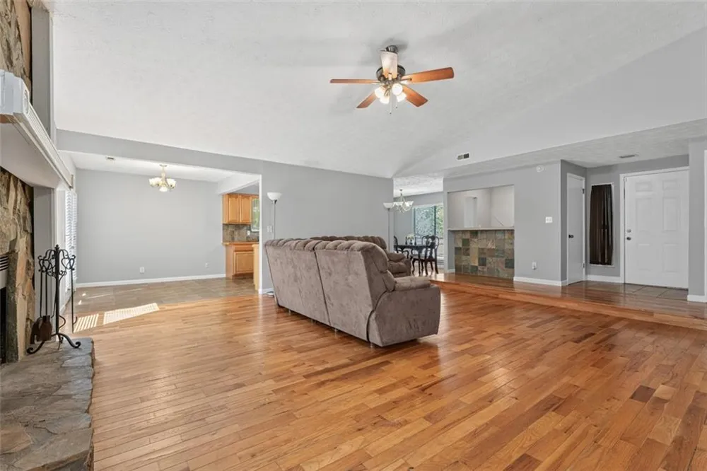 8340 Beechwood Trace Riverdale, GA 30274