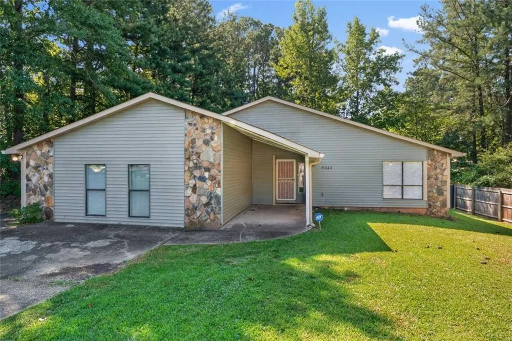 8340 Beechwood Trace Riverdale, GA 30274