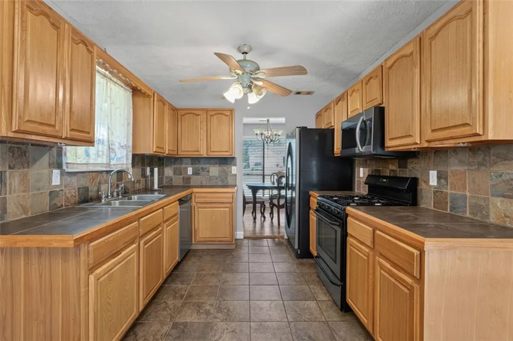 8340 Beechwood Trace Riverdale, GA 30274