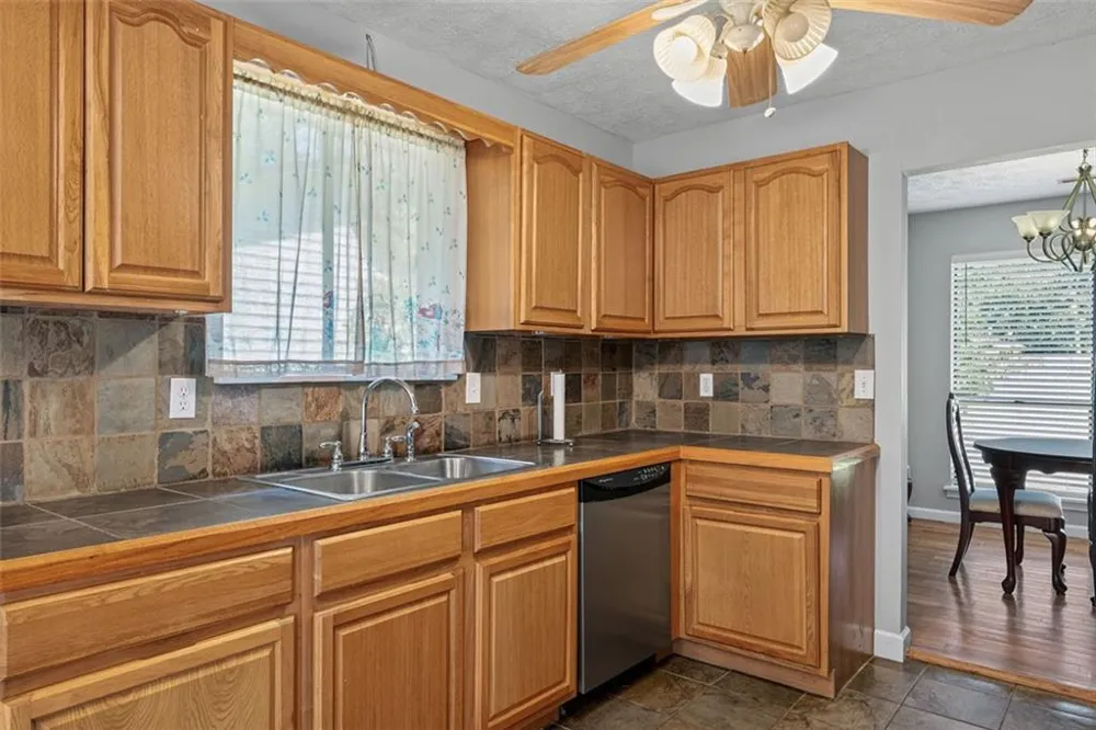 8340 Beechwood Trace Riverdale, GA 30274