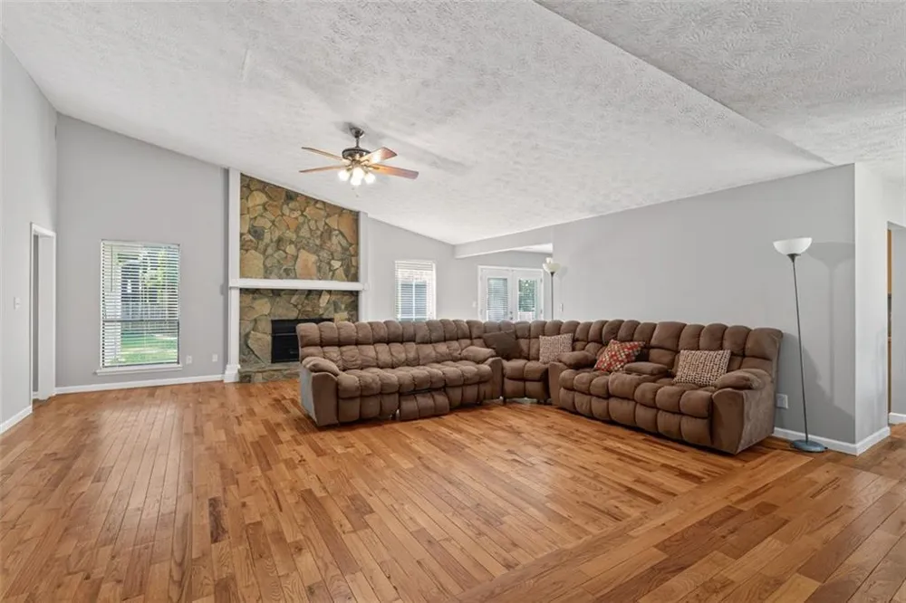 8340 Beechwood Trace Riverdale, GA 30274