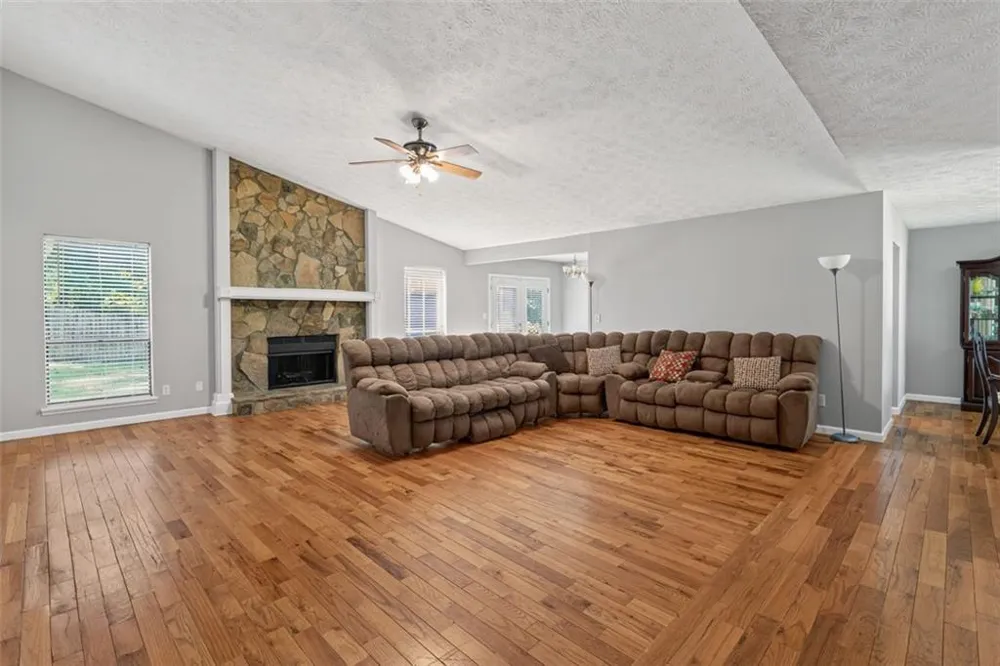 8340 Beechwood Trace Riverdale, GA 30274