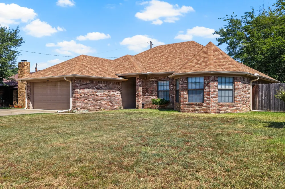 1100 Markeda Sulphur Springs, TX 75482