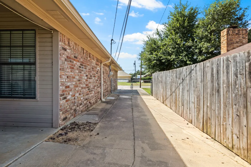 1100 Markeda Sulphur Springs, TX 75482