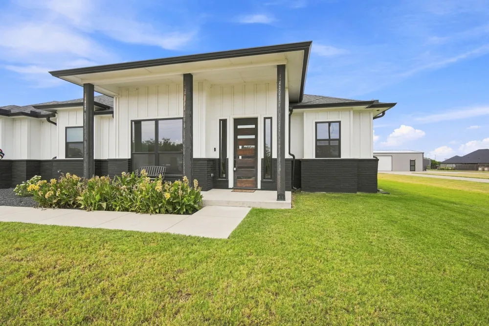 140 Lone Elm Road Waxahachie, TX 75167