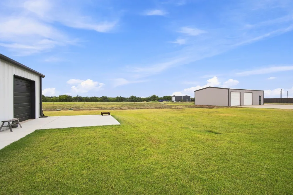 140 Lone Elm Road Waxahachie, TX 75167