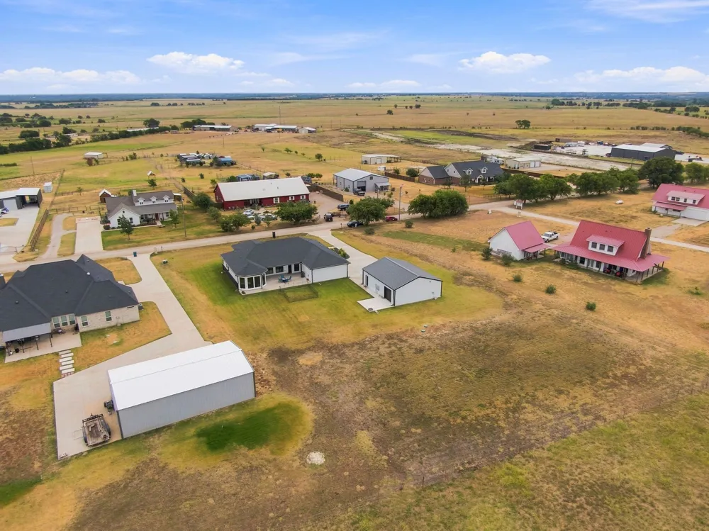 140 Lone Elm Road Waxahachie, TX 75167