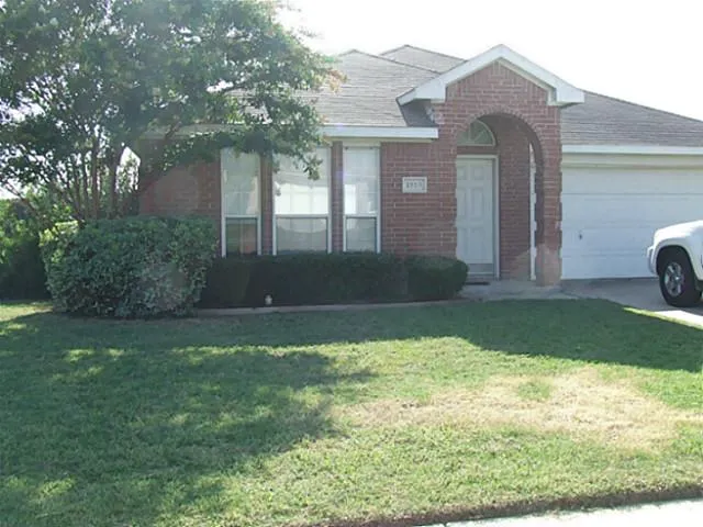 1513 S 3rd Street S Midlothian, TX 76065