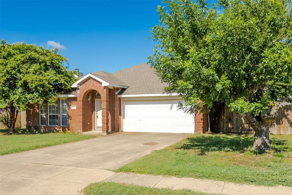 1513 S 3rd Street S Midlothian, TX 76065