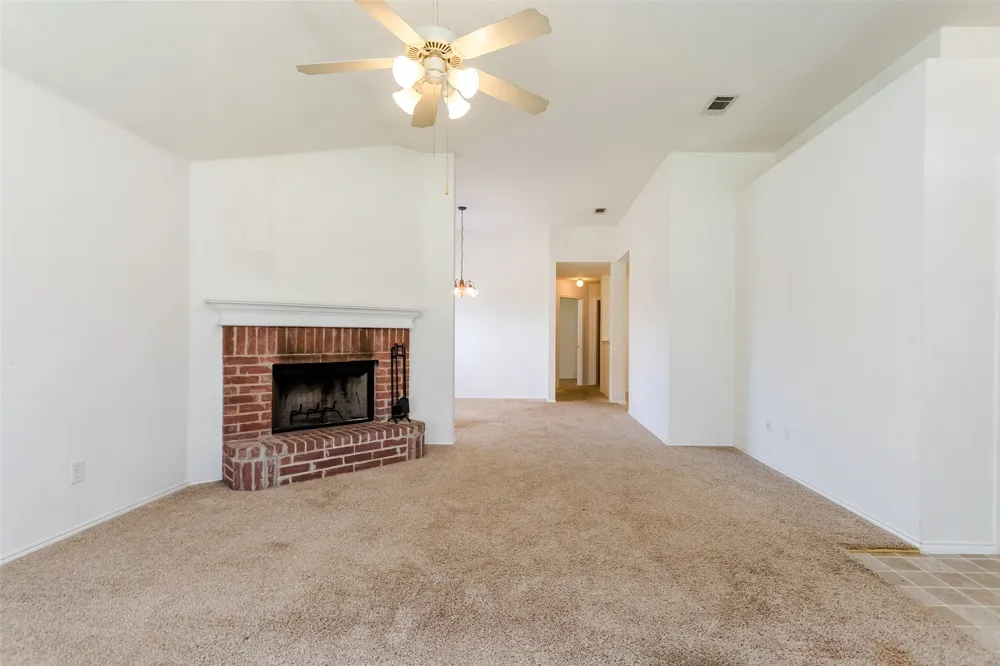1513 S 3rd Street S Midlothian, TX 76065